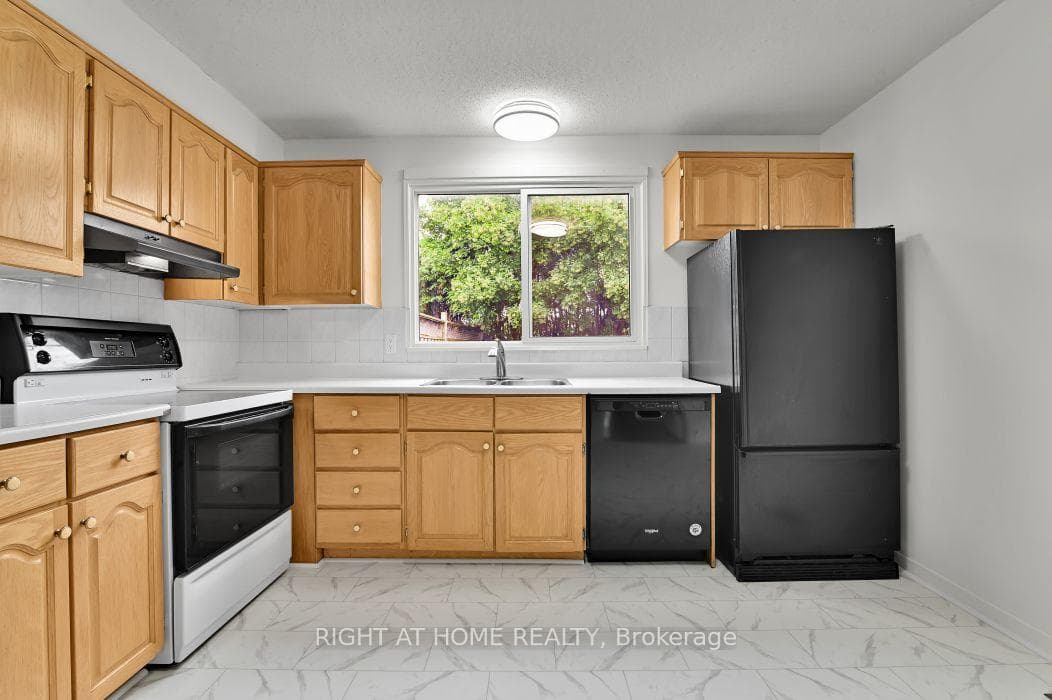 99 Craig Henry Drive photo 6