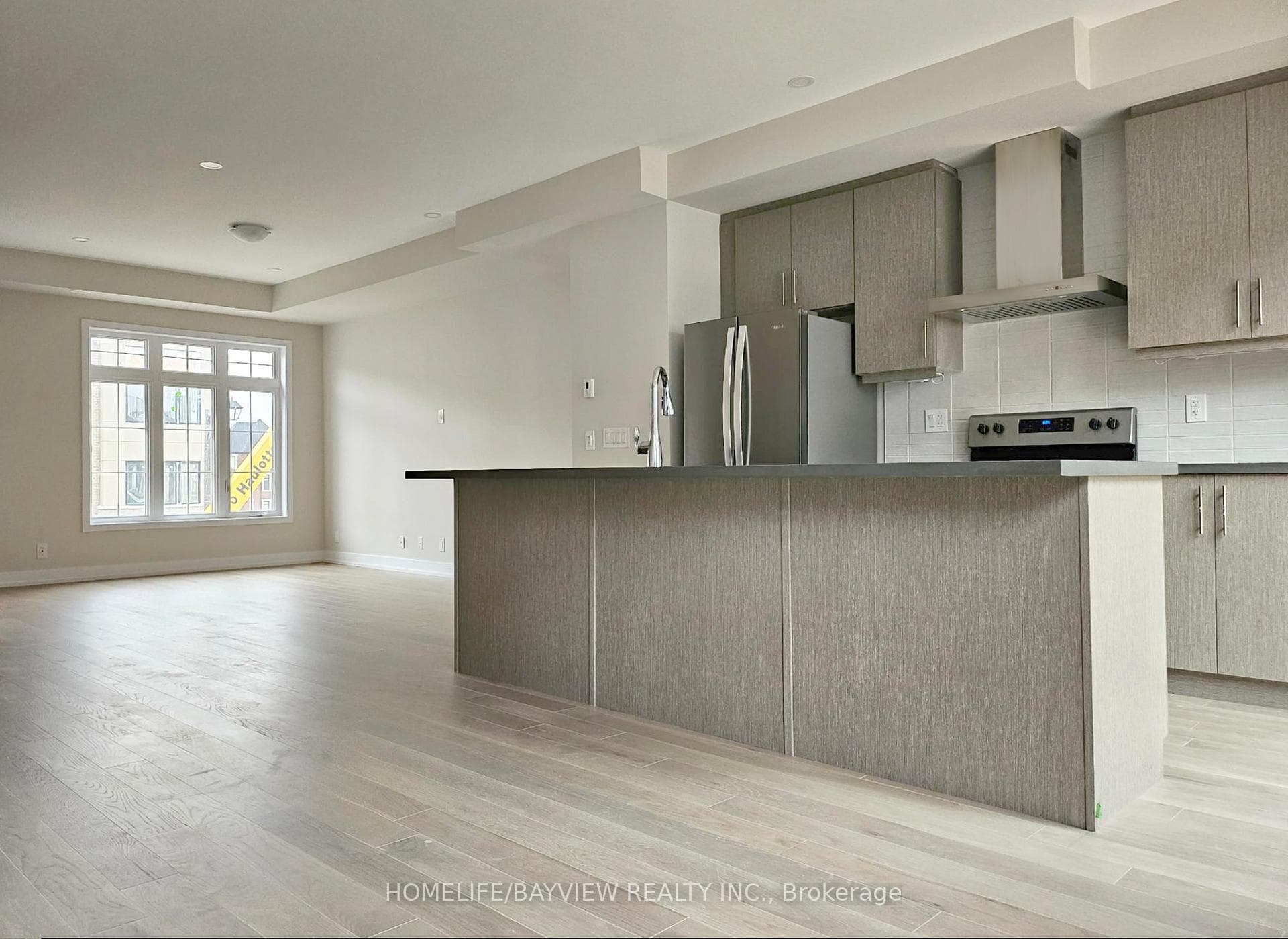 4 Guardhouse Crescent photo 4