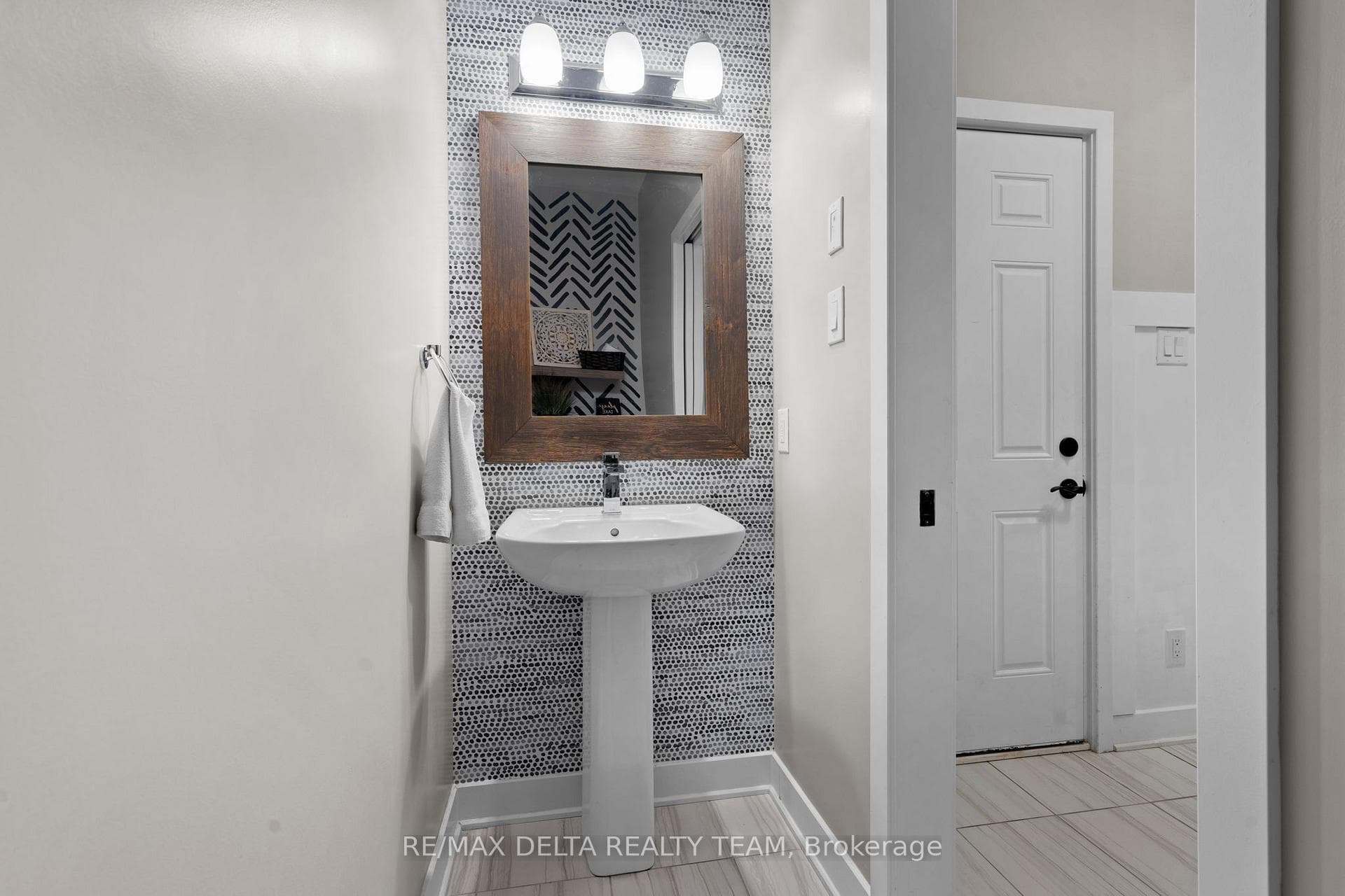 69 Longworth Avenue photo 4