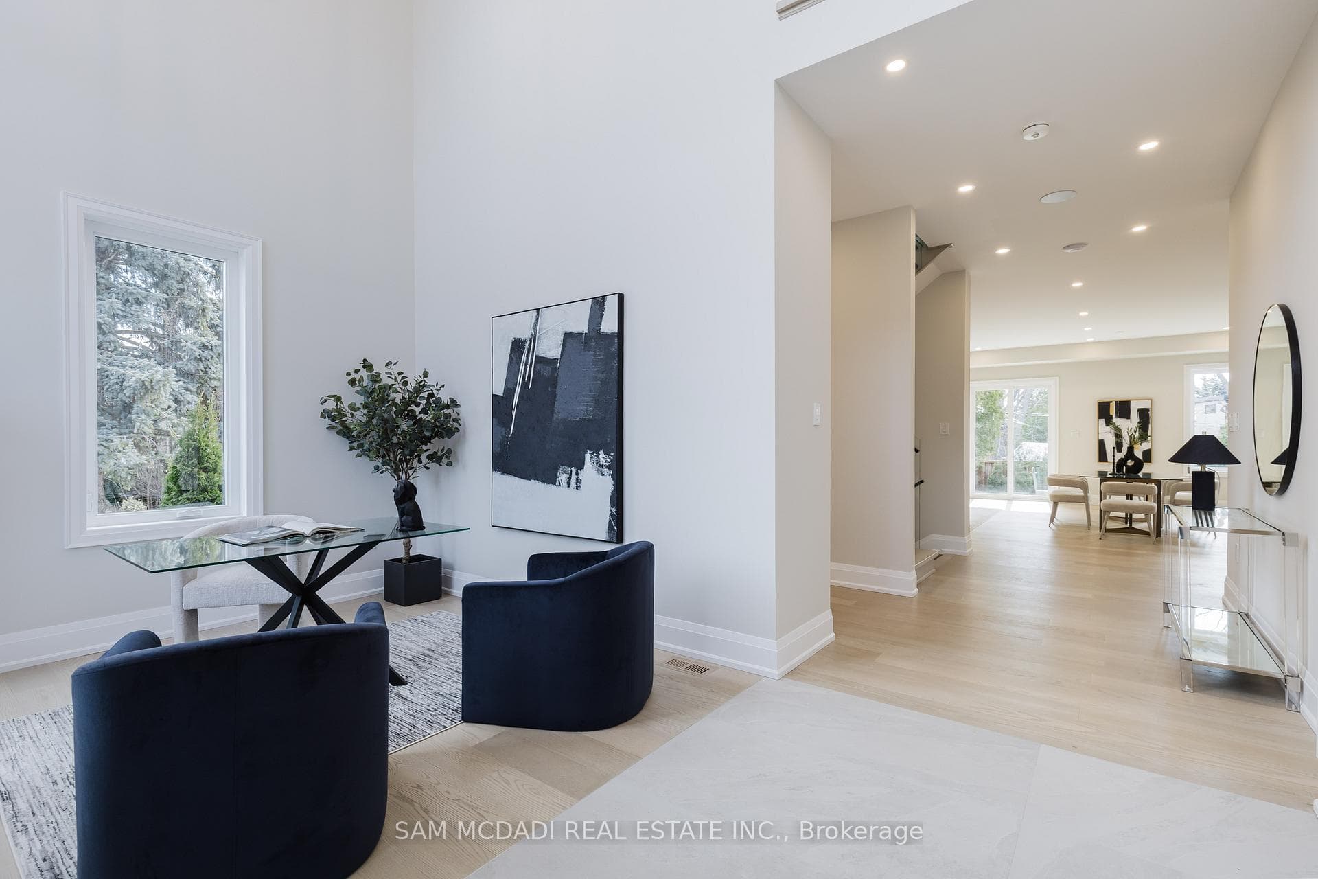 2346 Rebecca Street photo 4