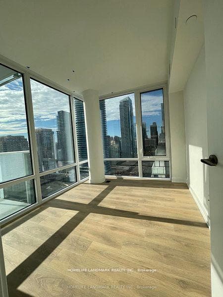 501 Yonge Street Unit 2002 photo 7