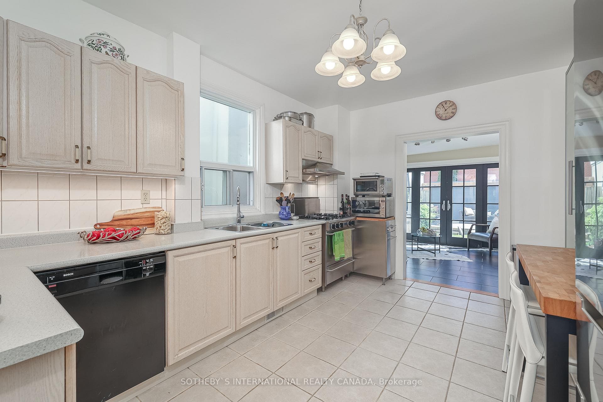 125 Lippincott Street photo 12