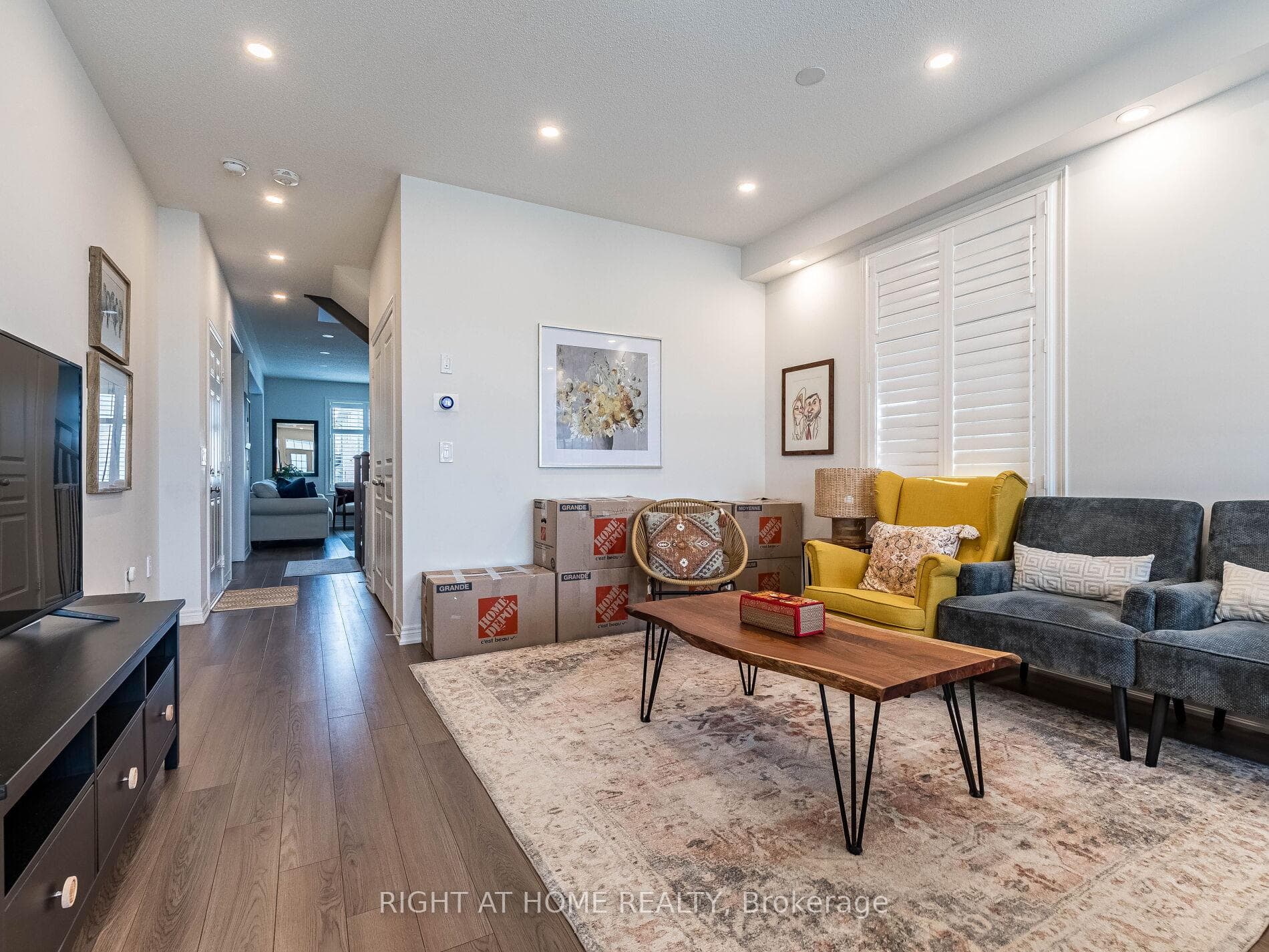 115 Holbrook Court photo 5