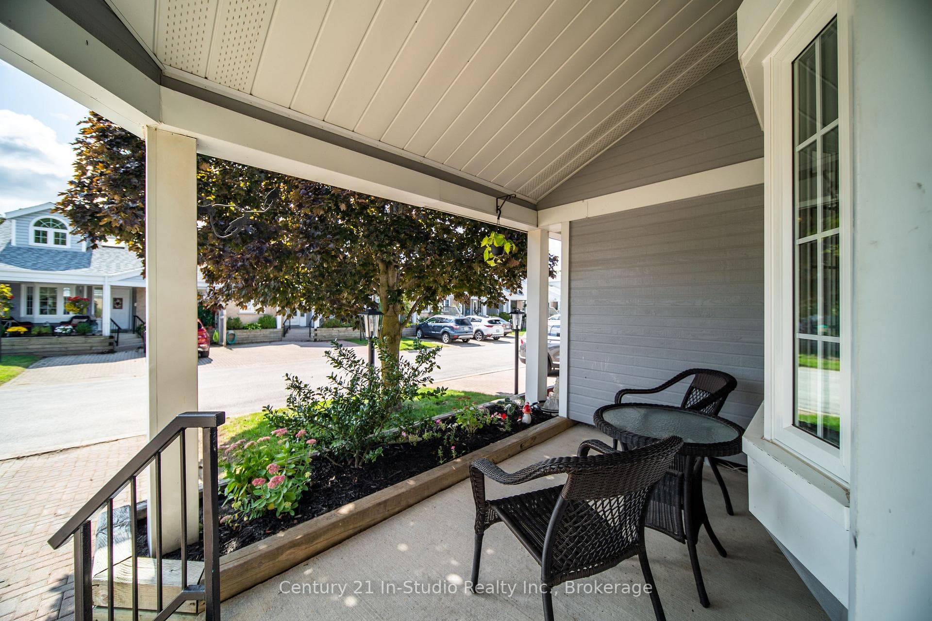 874 Arlington Street Unit Unit 14 photo 3
