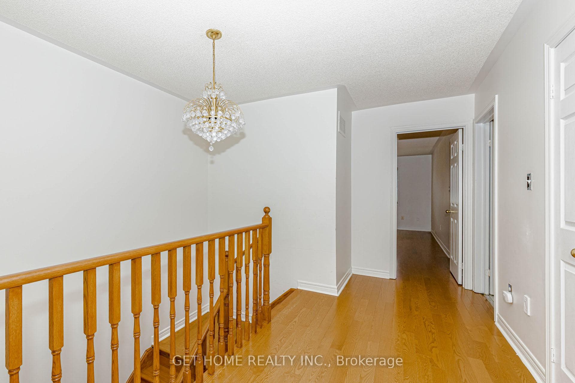 147 Foxchase Avenue photo 24