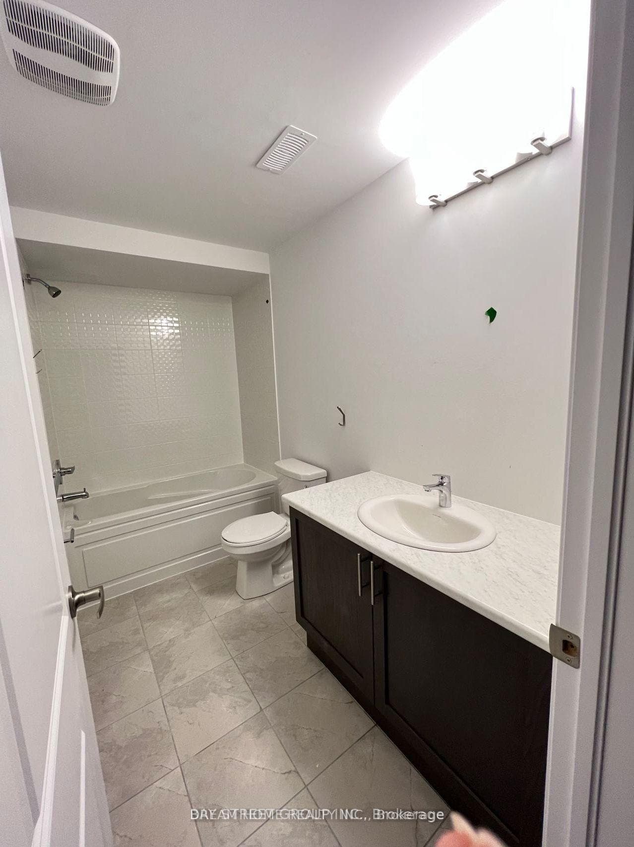 8 Brofarm Lane photo 24