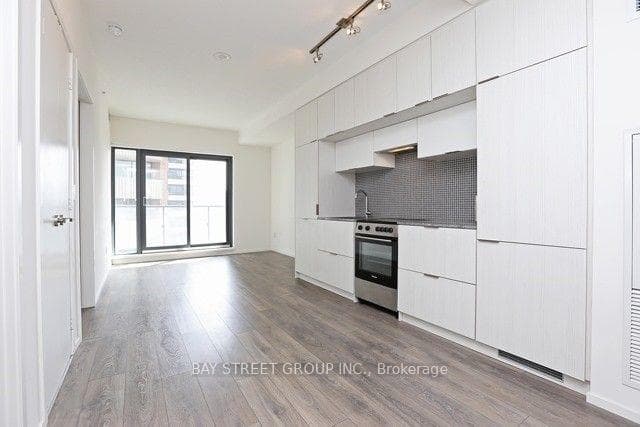 159 Dundas Street Unit 1003 photo 2