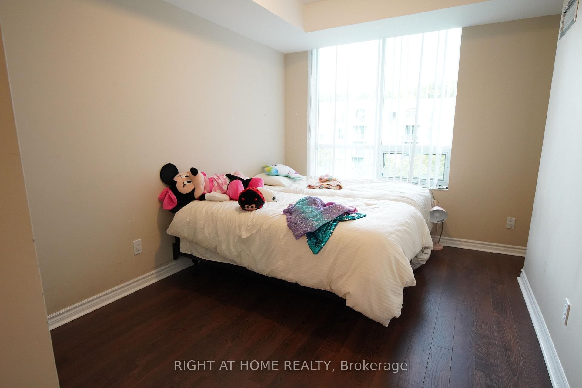18 William Carson Crescent Unit 716 photo 13