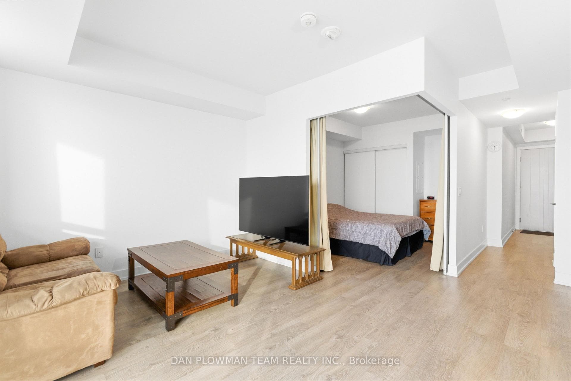 2550 Simcoe Street Unit 1121 photo 7