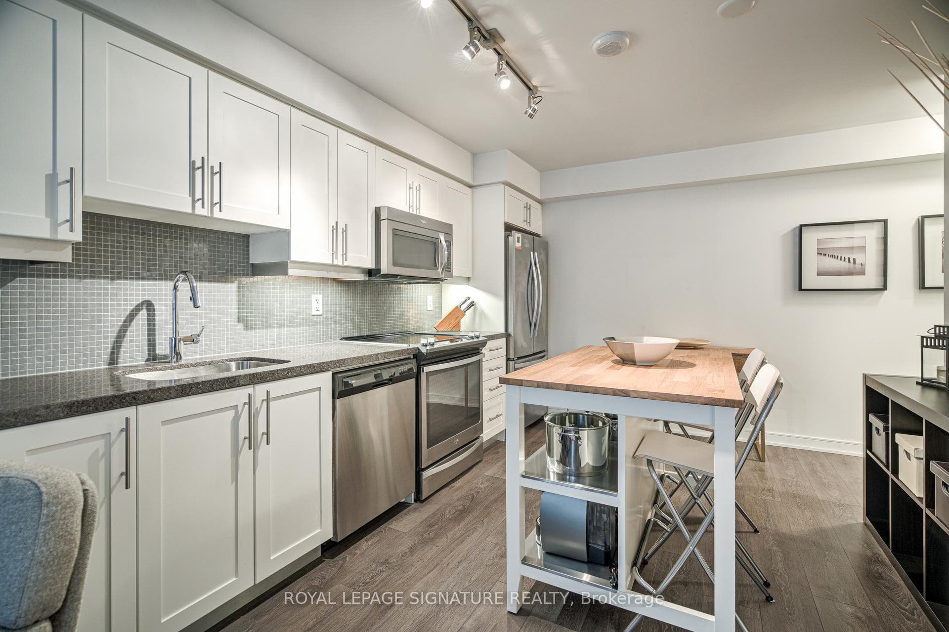 525 Adelaide Street Unit 531 photo 16