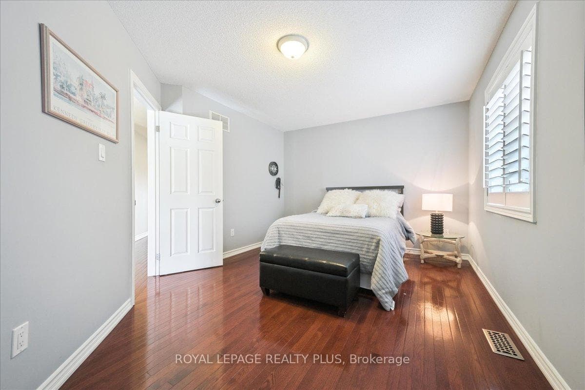 2341 Tesla Crescent photo 36
