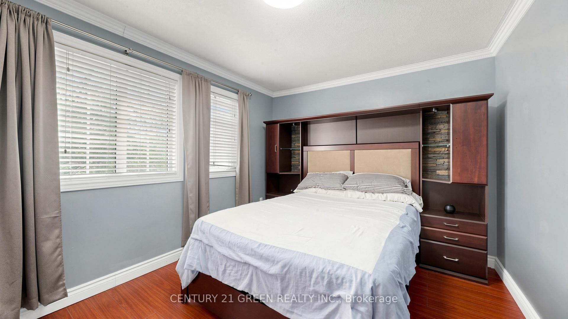 43 Hollowgrove Boulevard photo 27