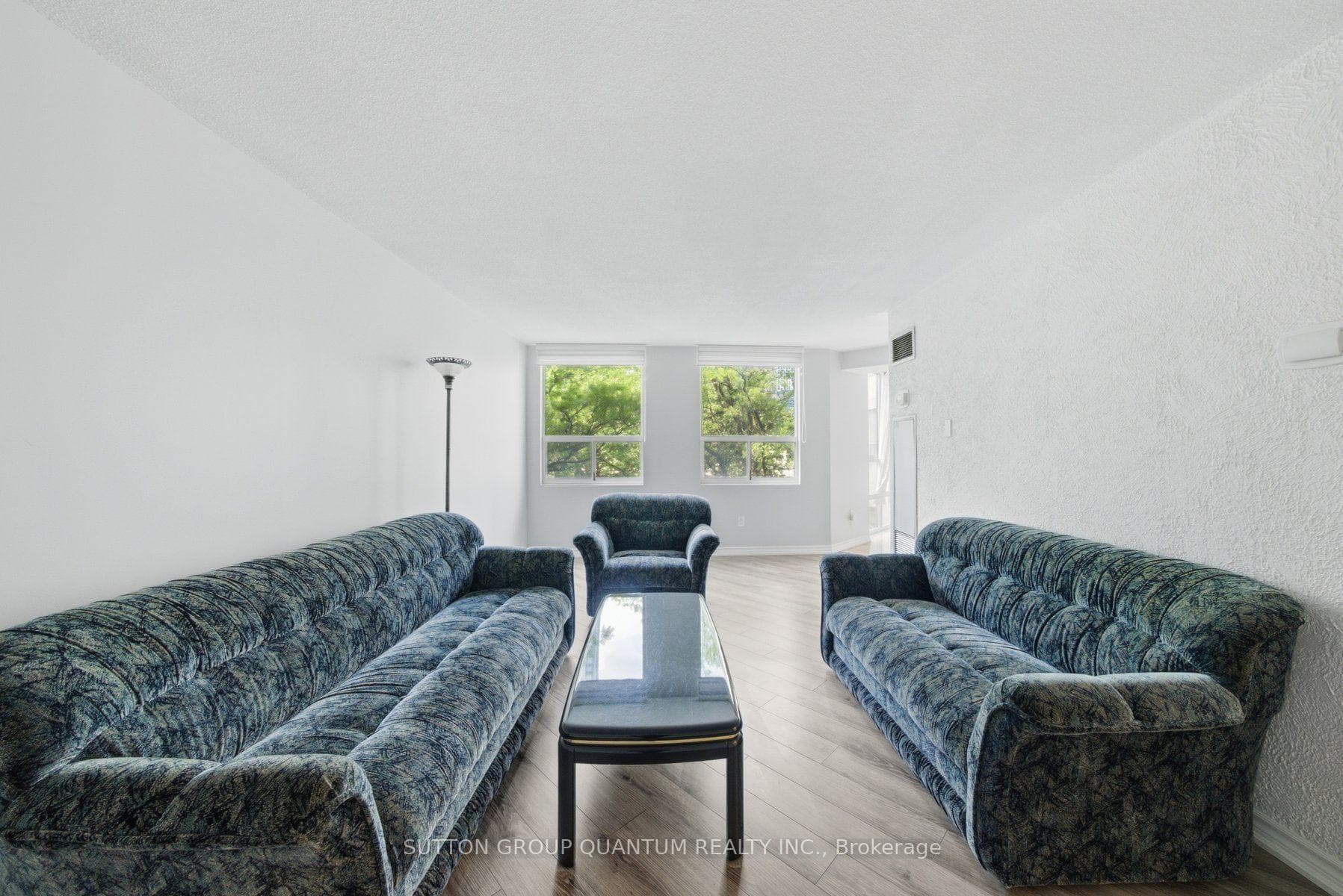 3650 Kaneff Crescent Unit 304 photo 15