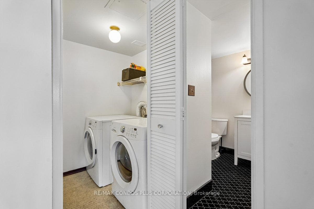 250 Scarlett Road Unit 1307 photo 12