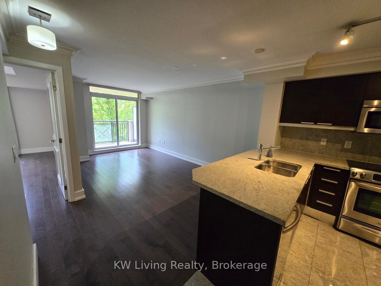 650 Sheppard Avenue Unit 220 photo 3