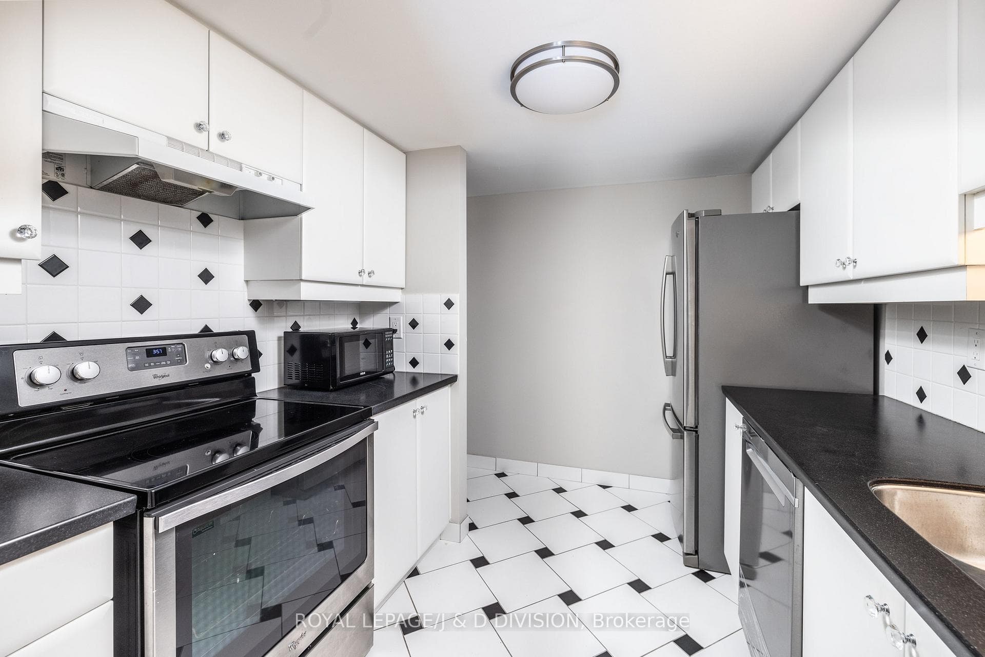 717 Bay Street Unit 1004 photo 13