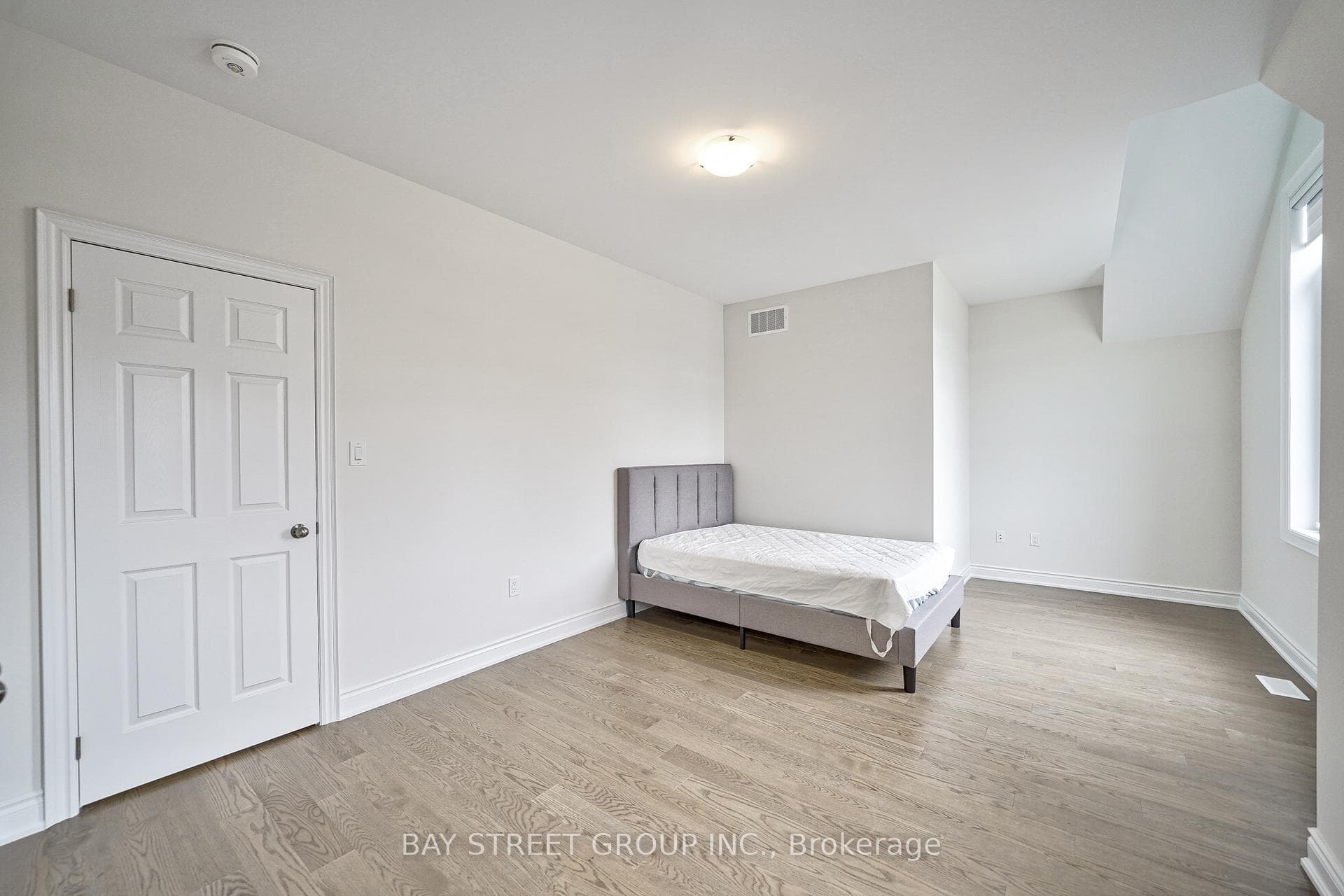 3 Thompson Way photo 28