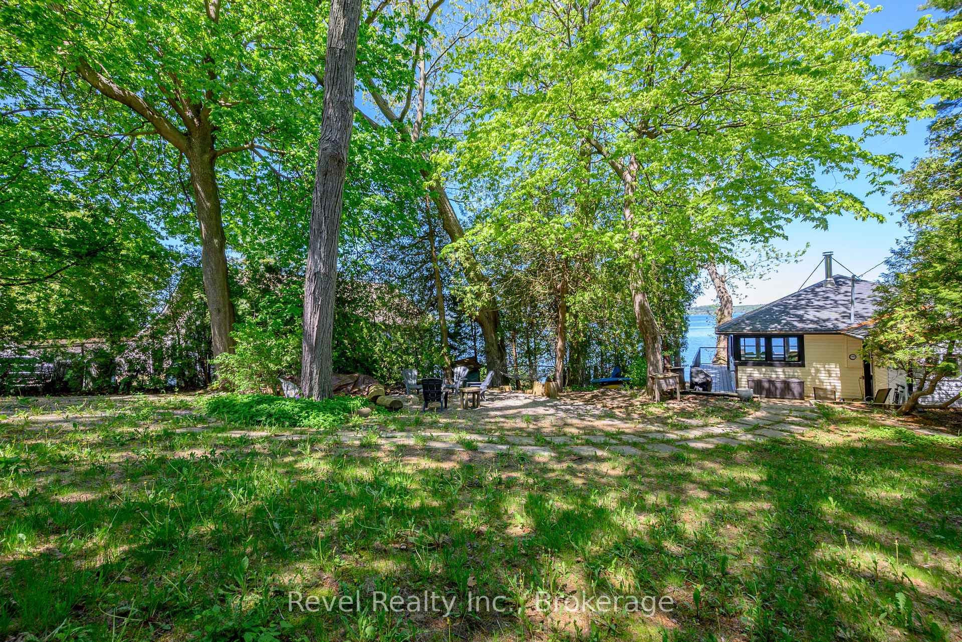8004 Taits Beach Road photo 22