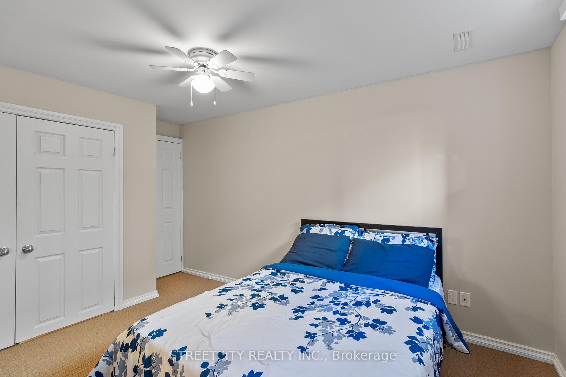 95 Capulet Lane Unit 15 photo 29