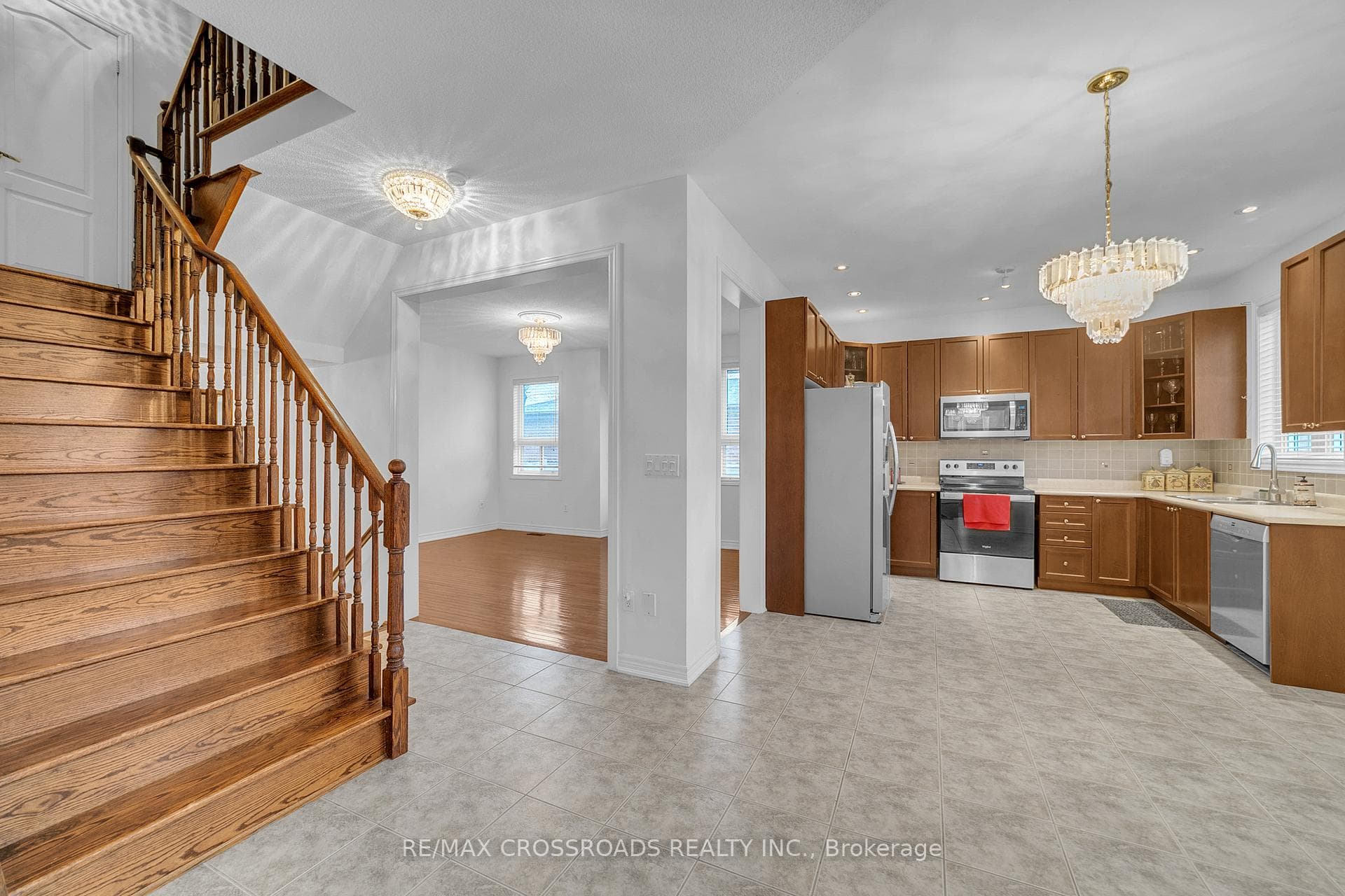 106 Craggview Drive photo 13