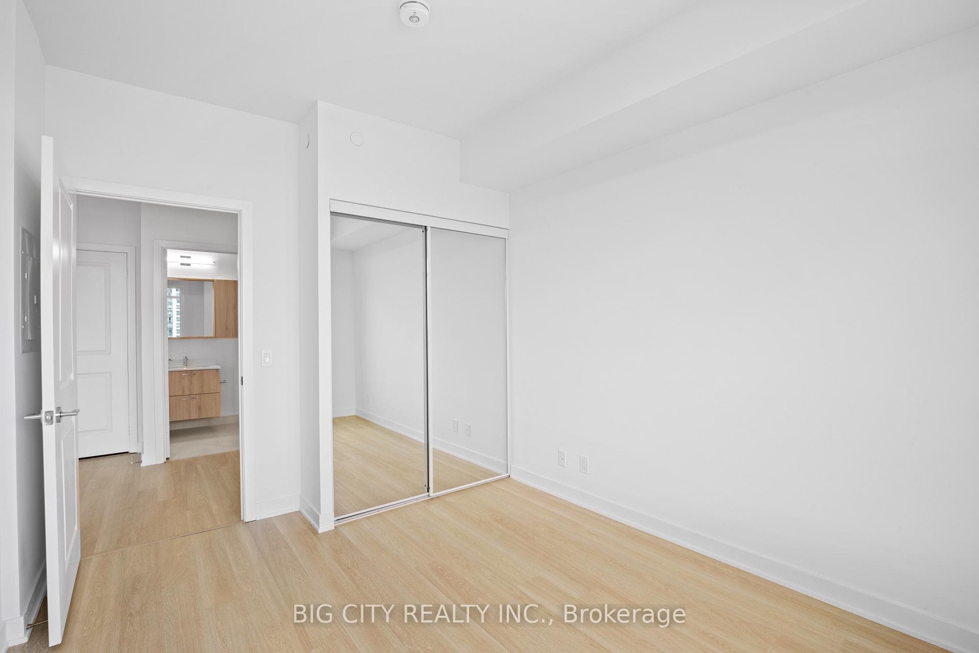 30 Upper Mall Way Unit 317A photo 22
