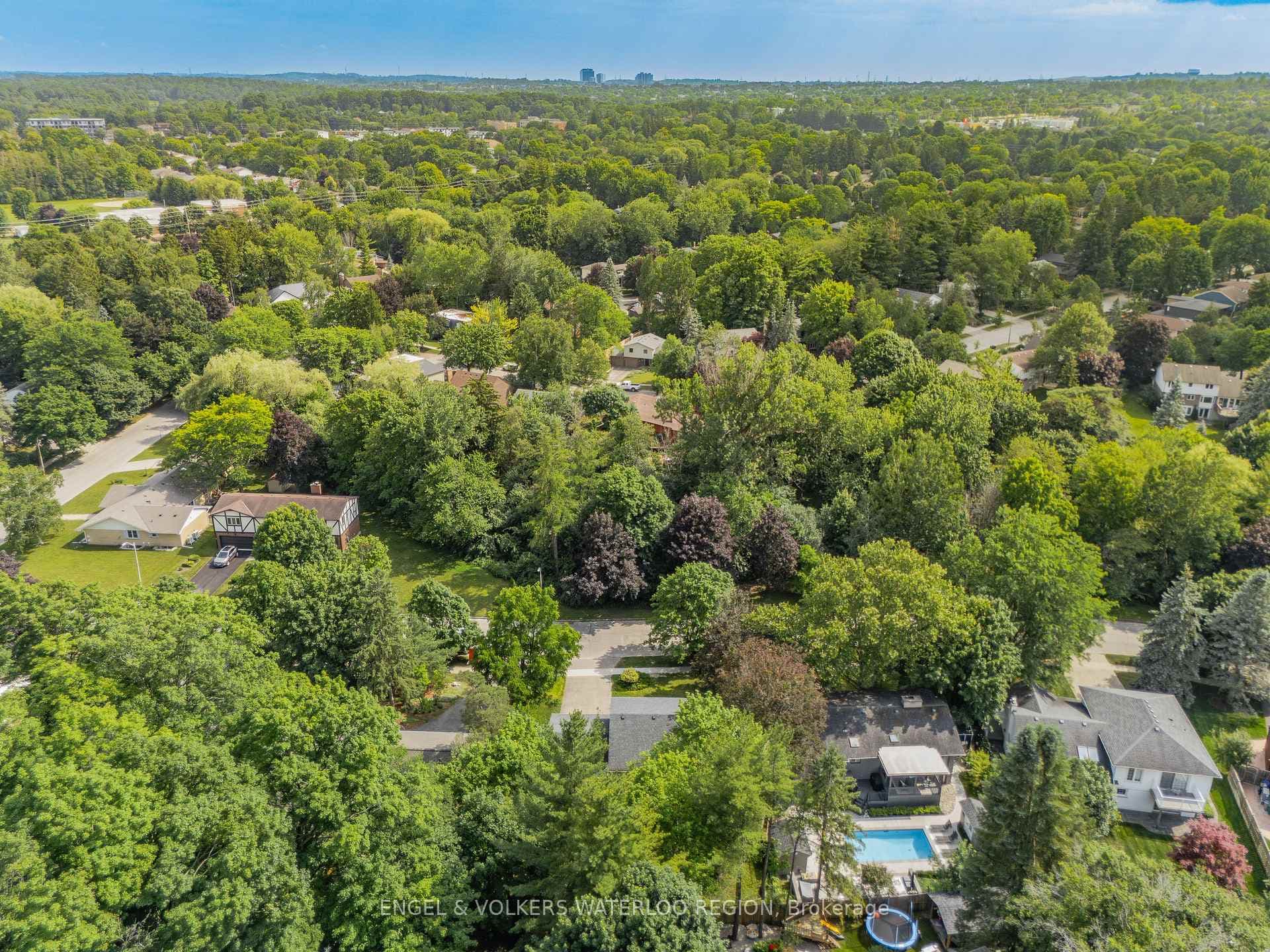 256 Shakespeare Drive photo 45
