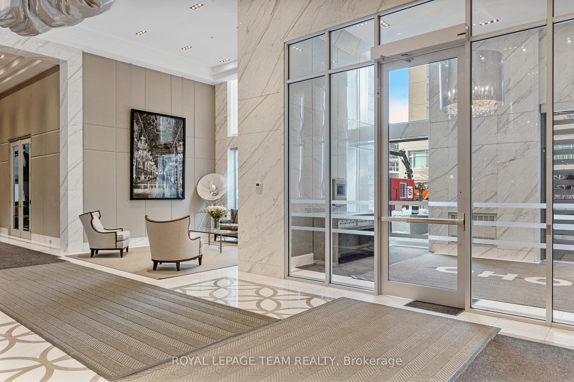 111 Champagne Avenue Unit 1506 photo 2