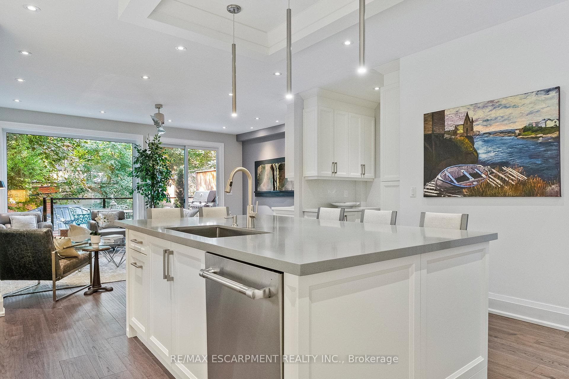 24 Cayuga Avenue photo 12