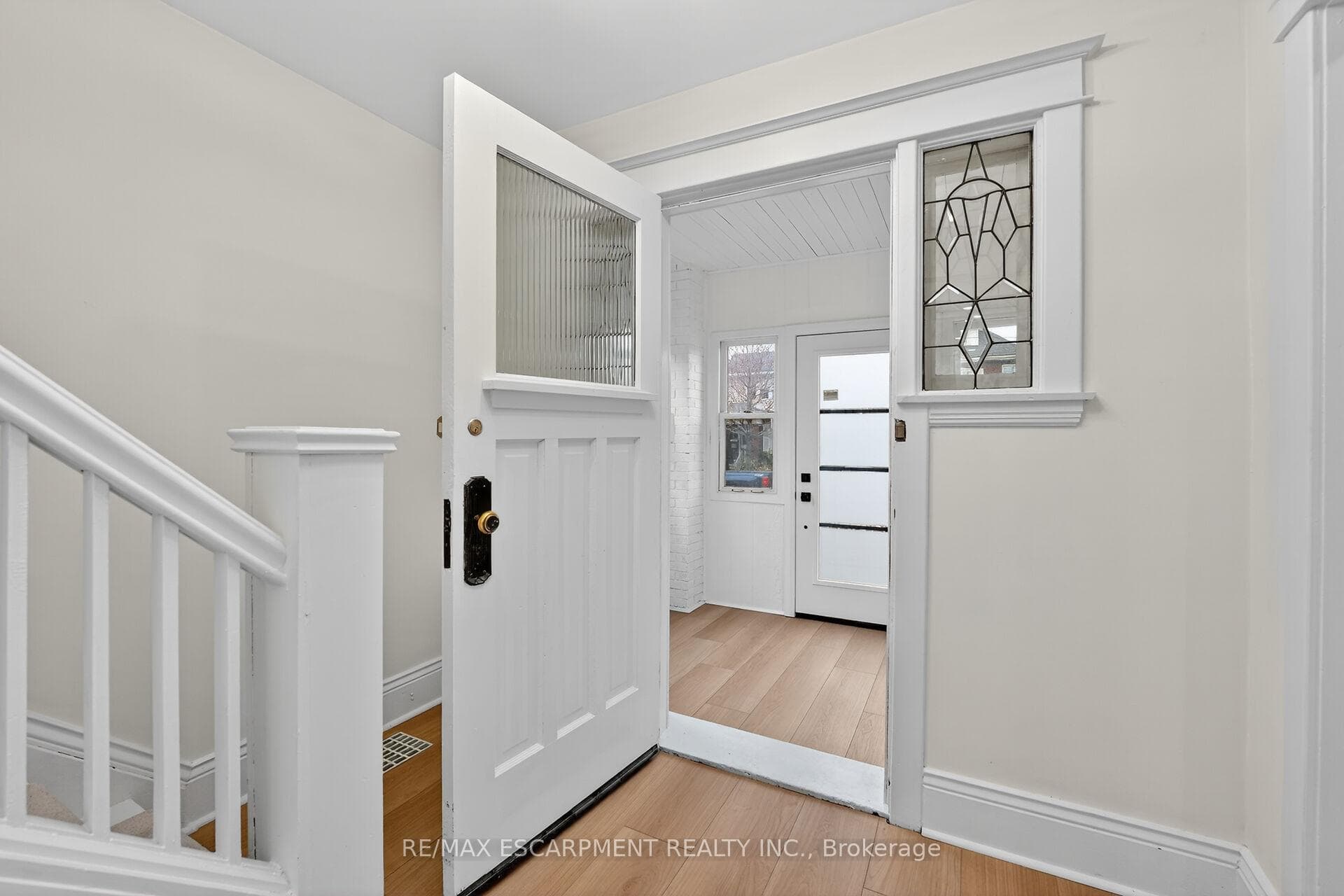 101 Houghton Avenue photo 3