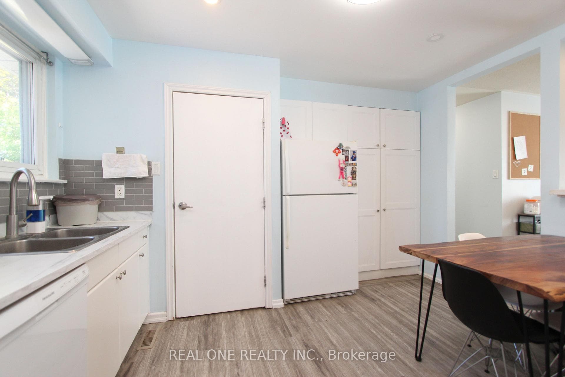 25 Bigwin Drive photo 8