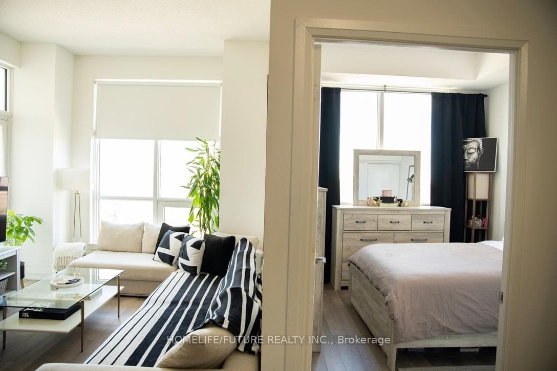 3121 Sheppard Avenue Unit 908 photo 4
