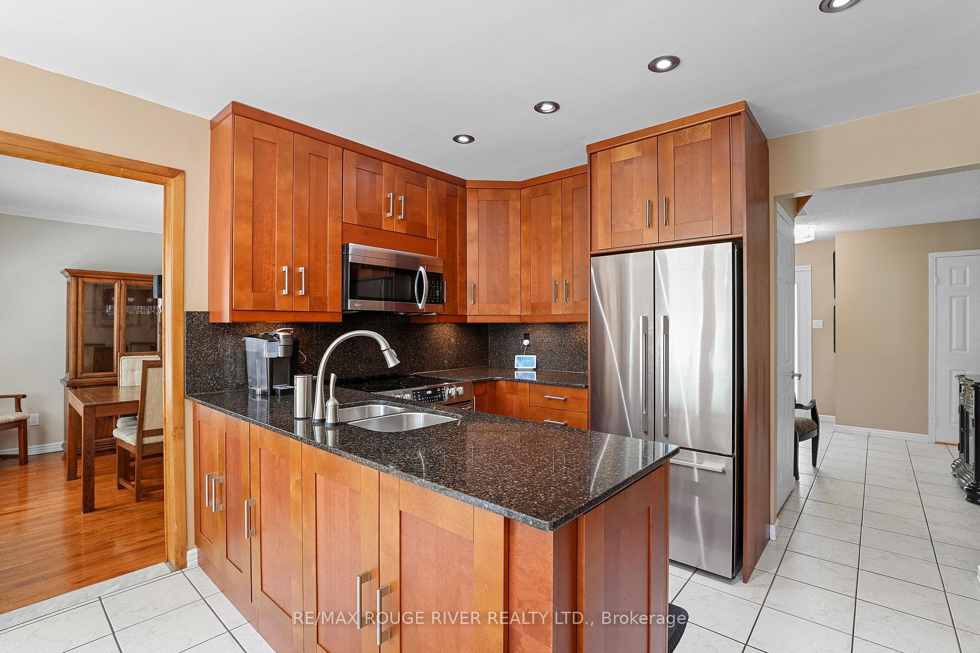 11 Canmore Boulevard photo 13