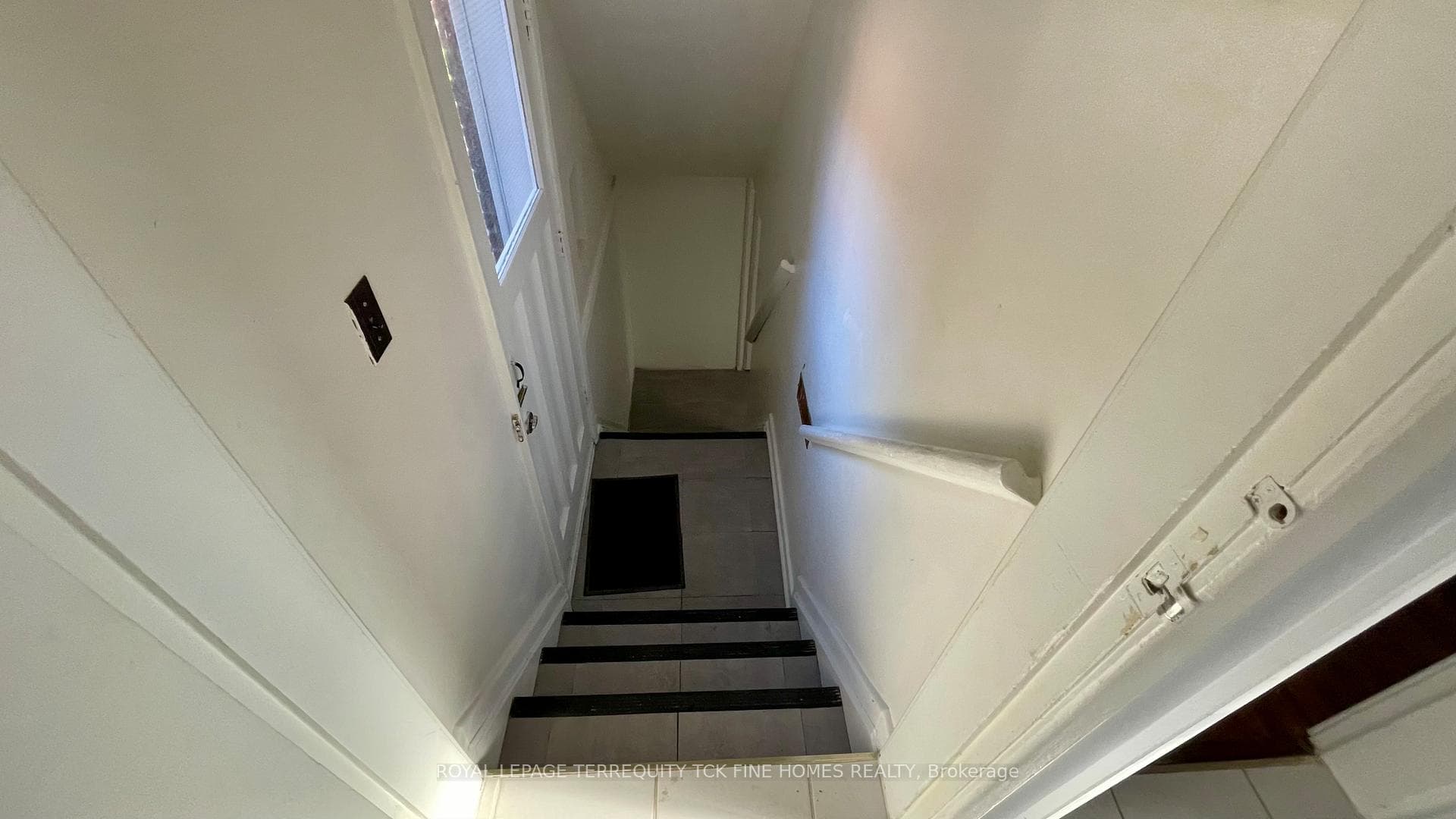 3 Ivordale Crescent Unit Lower photo 4