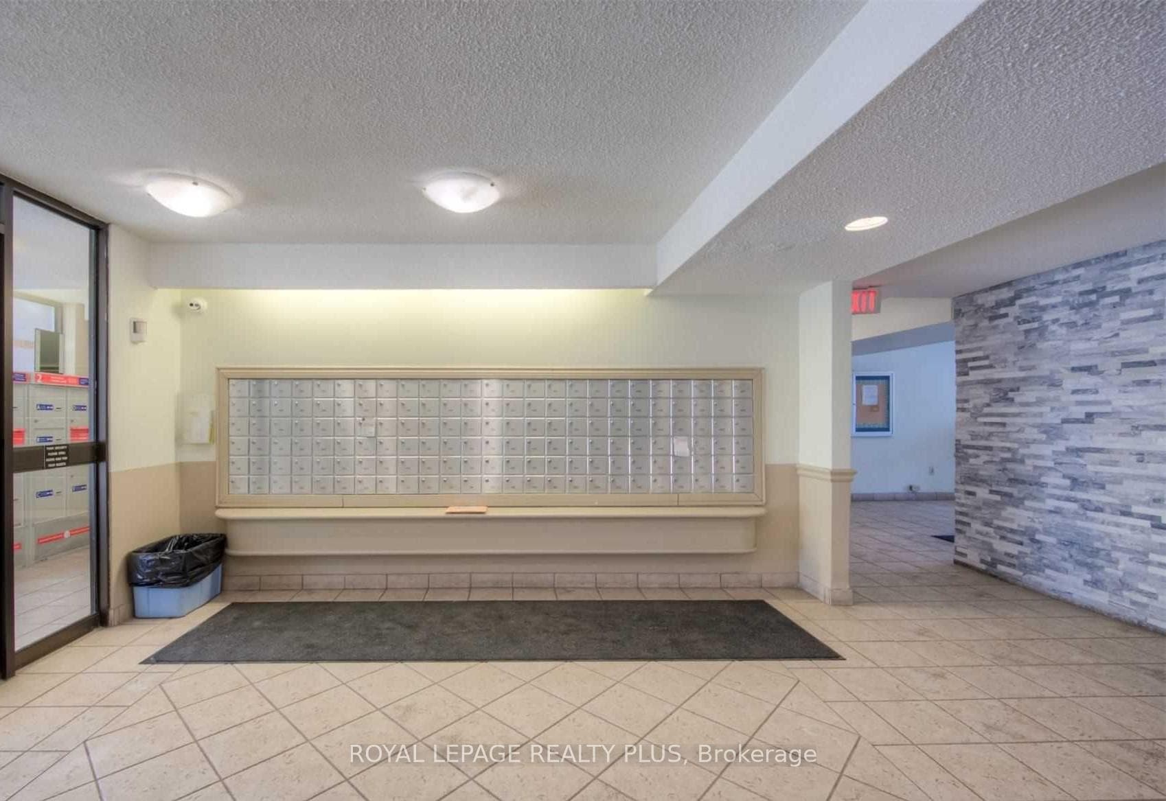 3501 Glen Erin Drive Unit 1105 photo 4