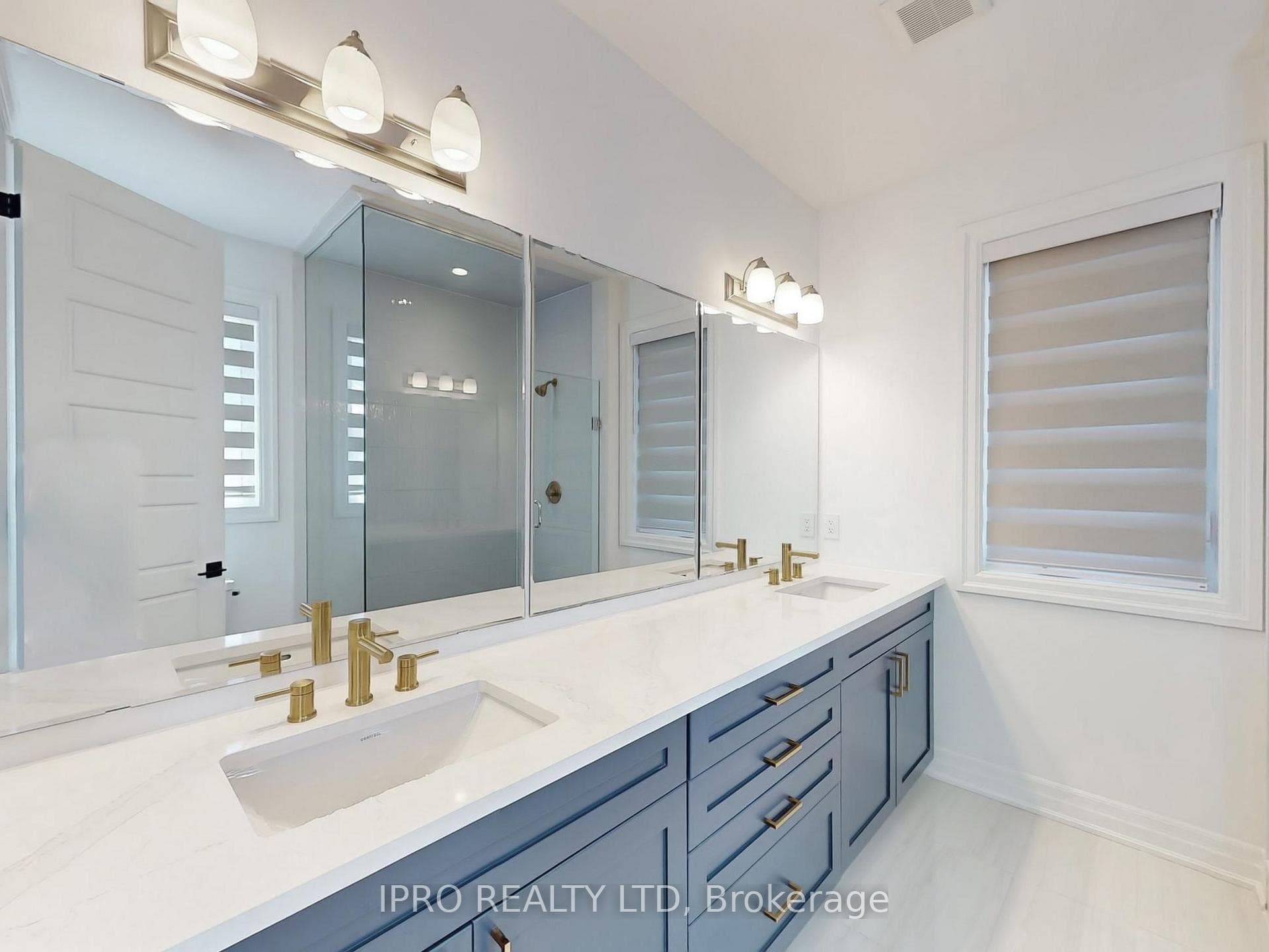372 Madelaine Drive photo 12