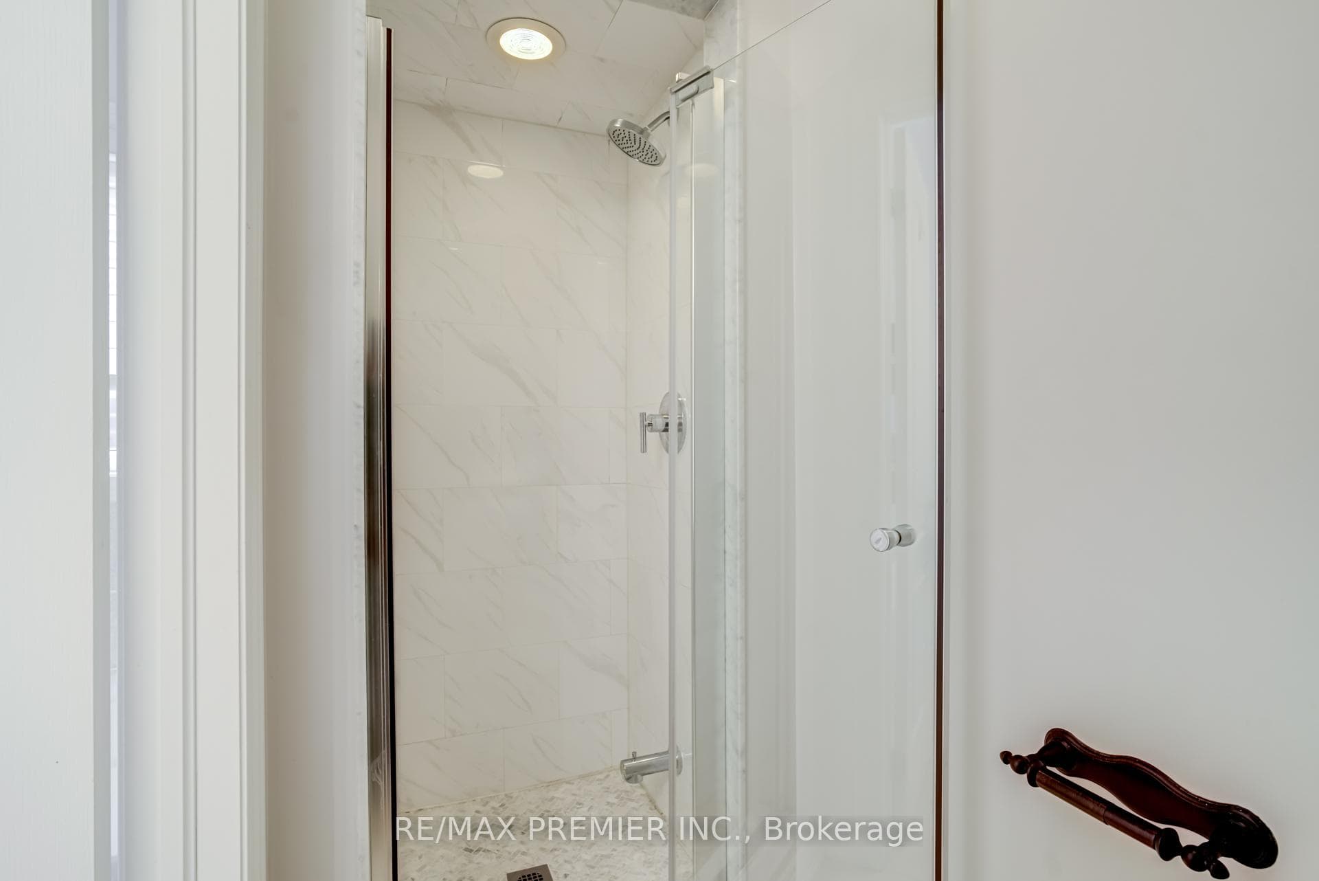 9 Woodville Drive photo 16