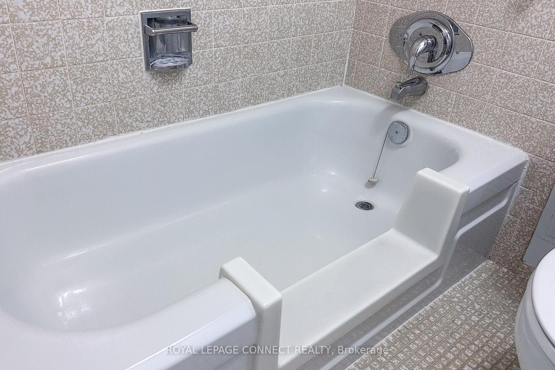 121 Ling Road Unit 1810 photo 17