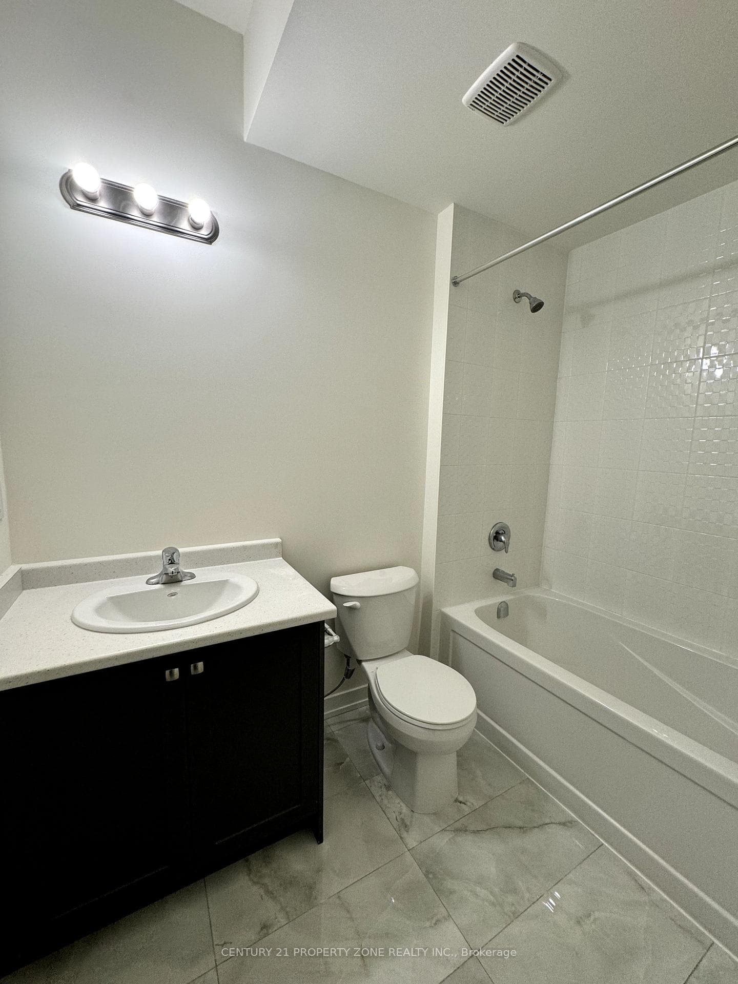 160 Densmore Road Unit 1401 photo 9
