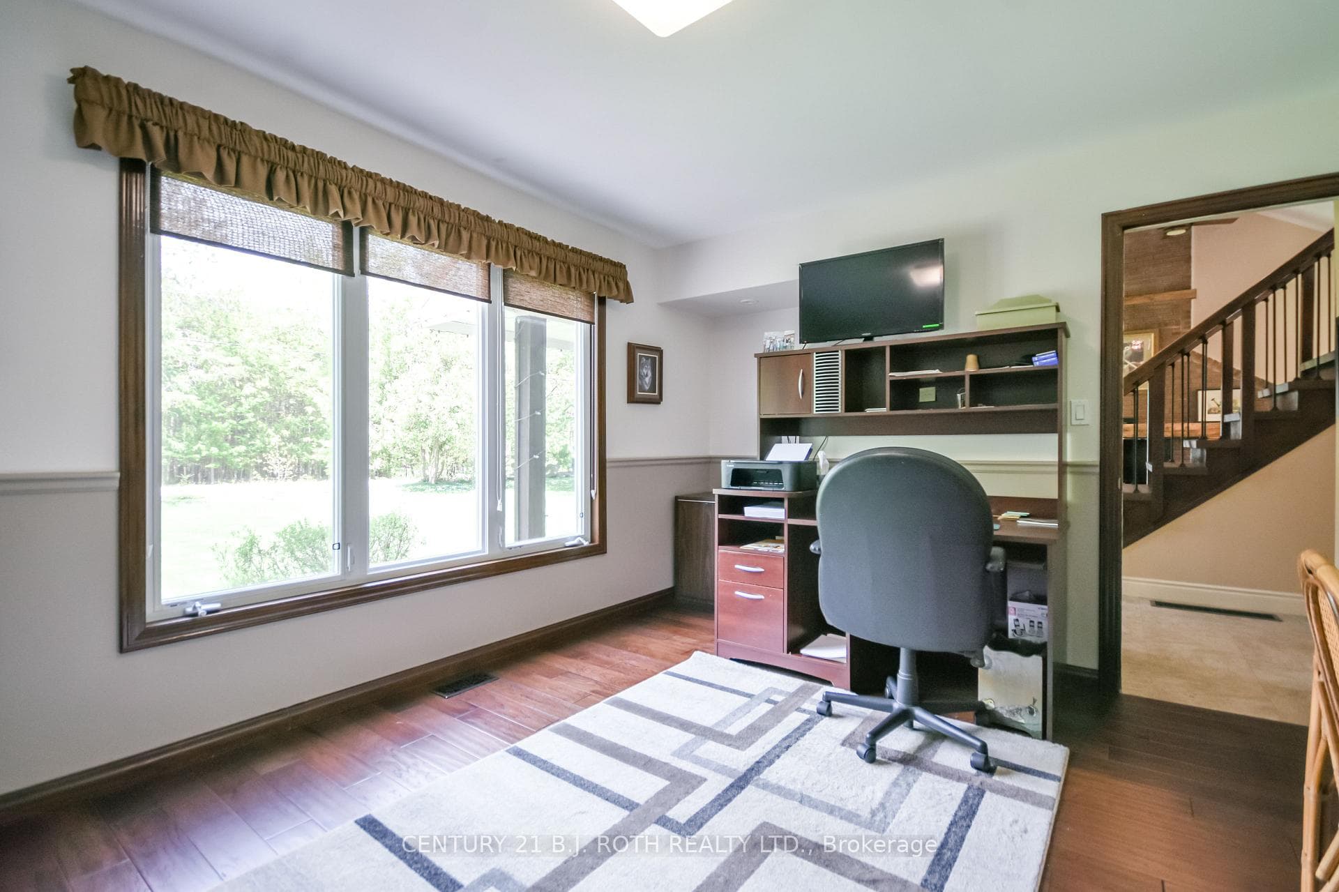 Main Floor Bedroom/Office