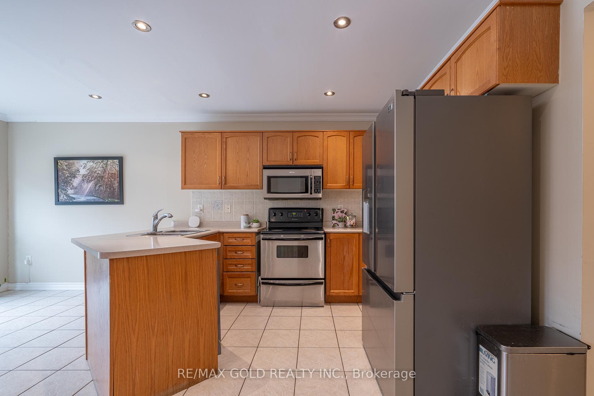 409 Fernforest Drive photo 4