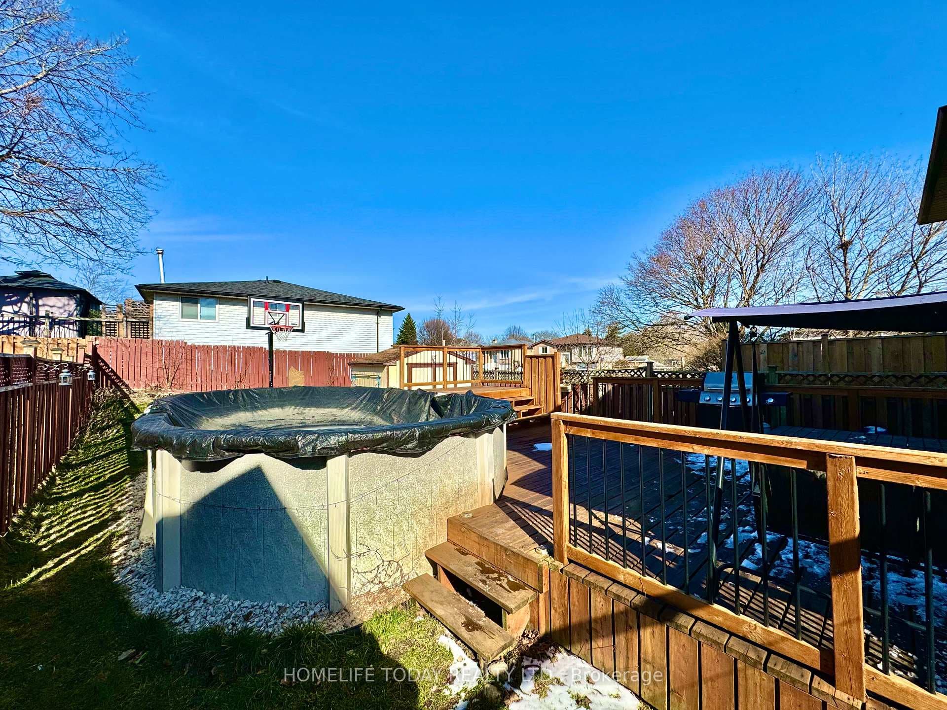 90 Carter Crescent photo 39