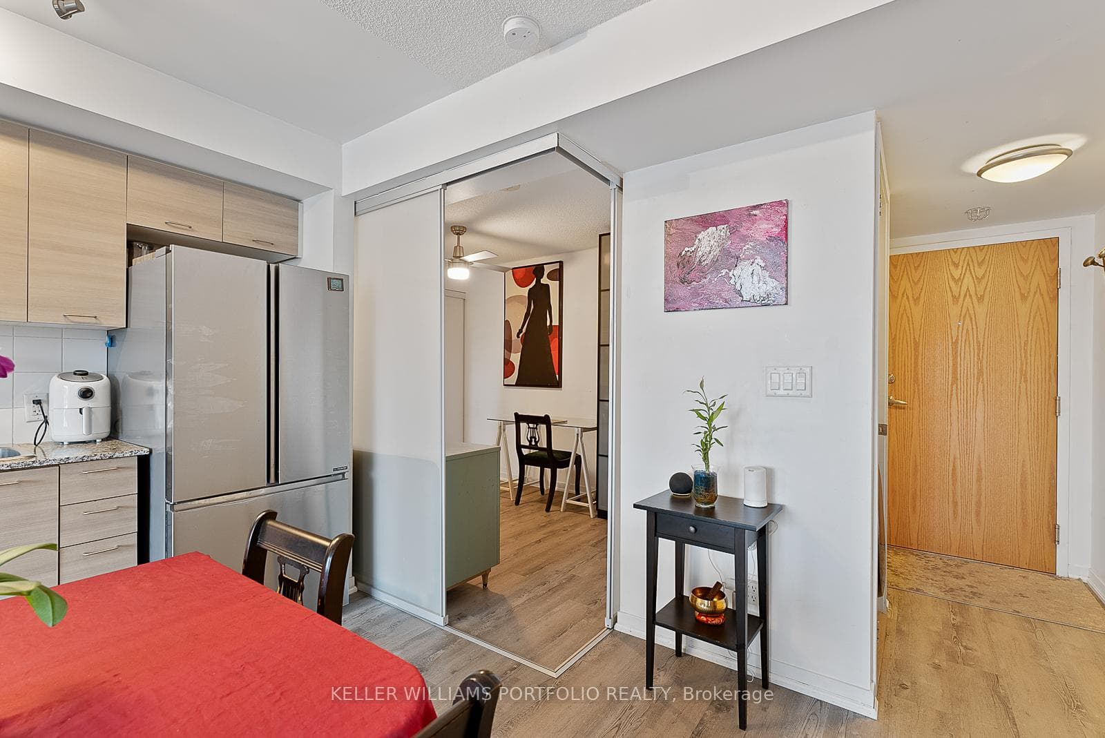 20 Joe Shuster Way Unit 815 photo 12