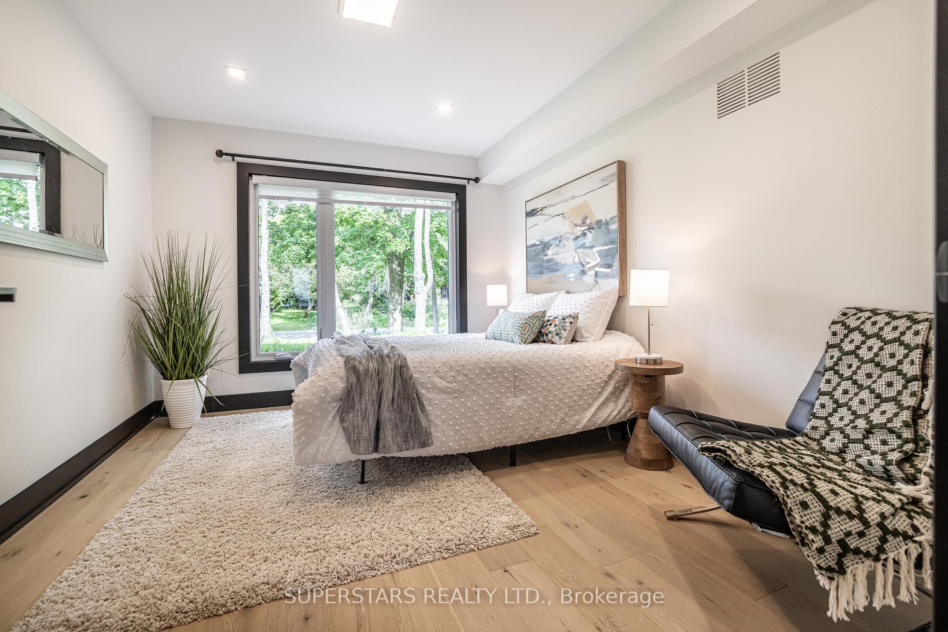 56 Cynthia Crescent photo 25