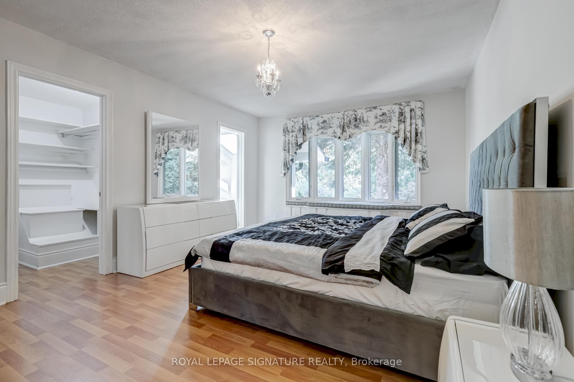 383 Maplehurst Avenue photo 14