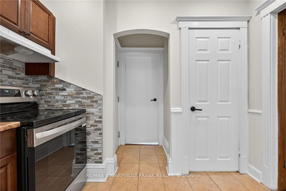 84 Ray Street photo 6