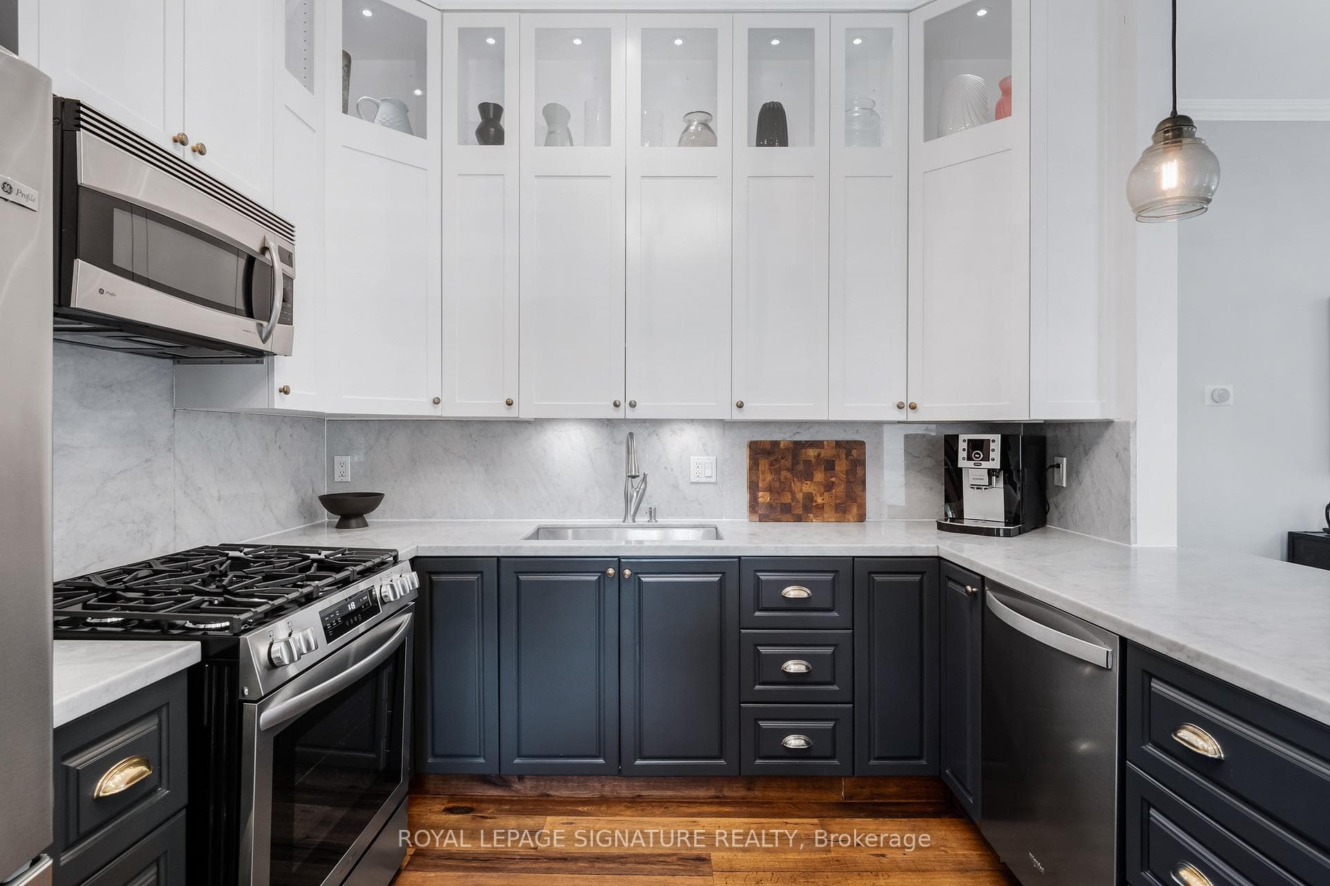326 Leslie Street photo 11