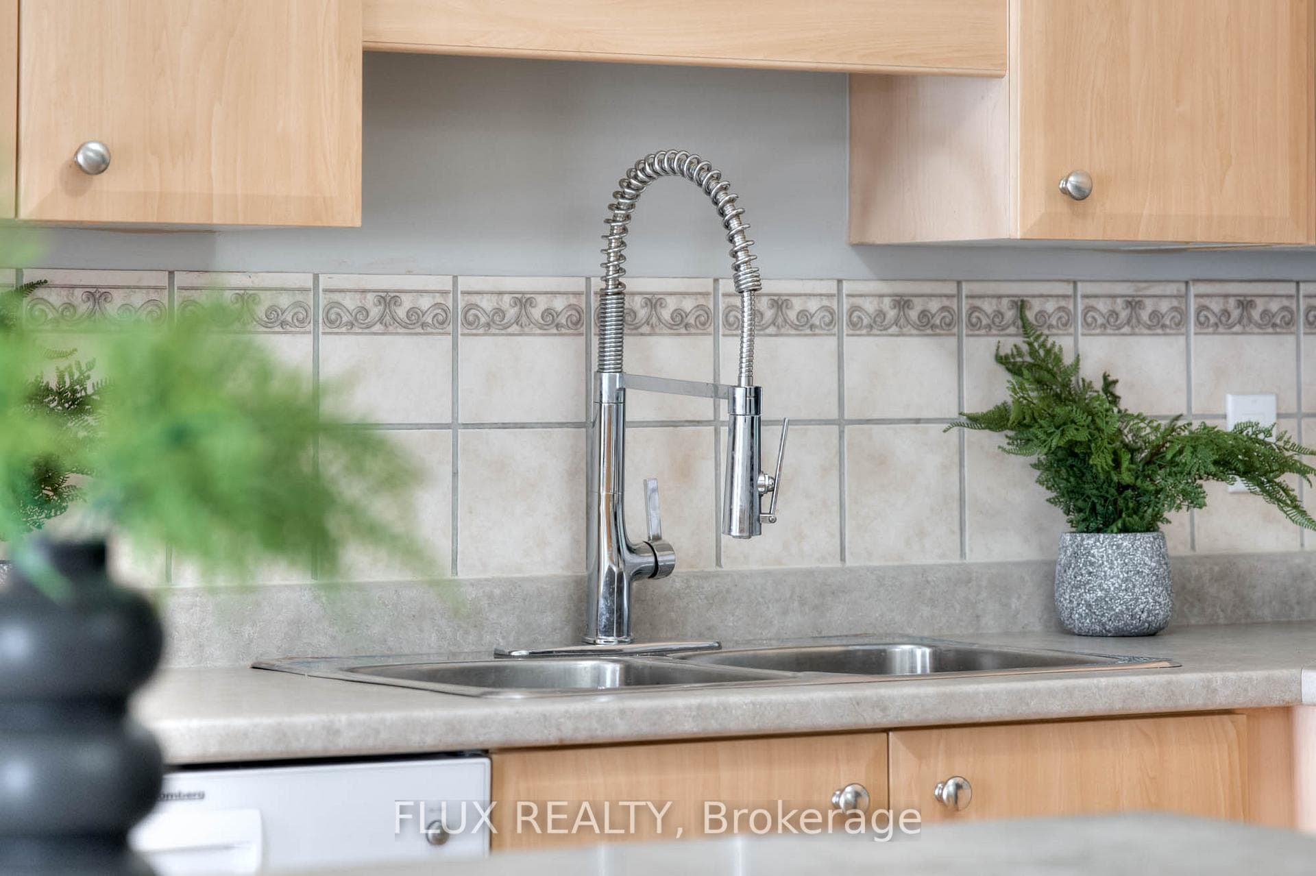 252 Activa Avenue photo 15