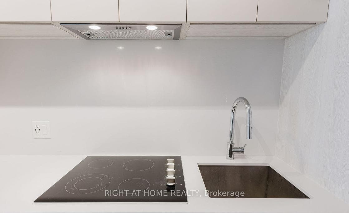 1 Jarvis Street Unit 1512 photo 19