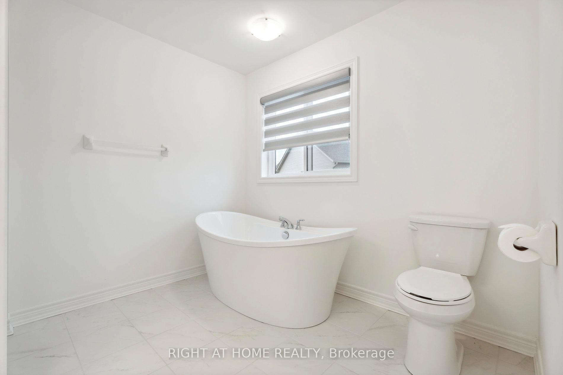 8 Rowland Street photo 28