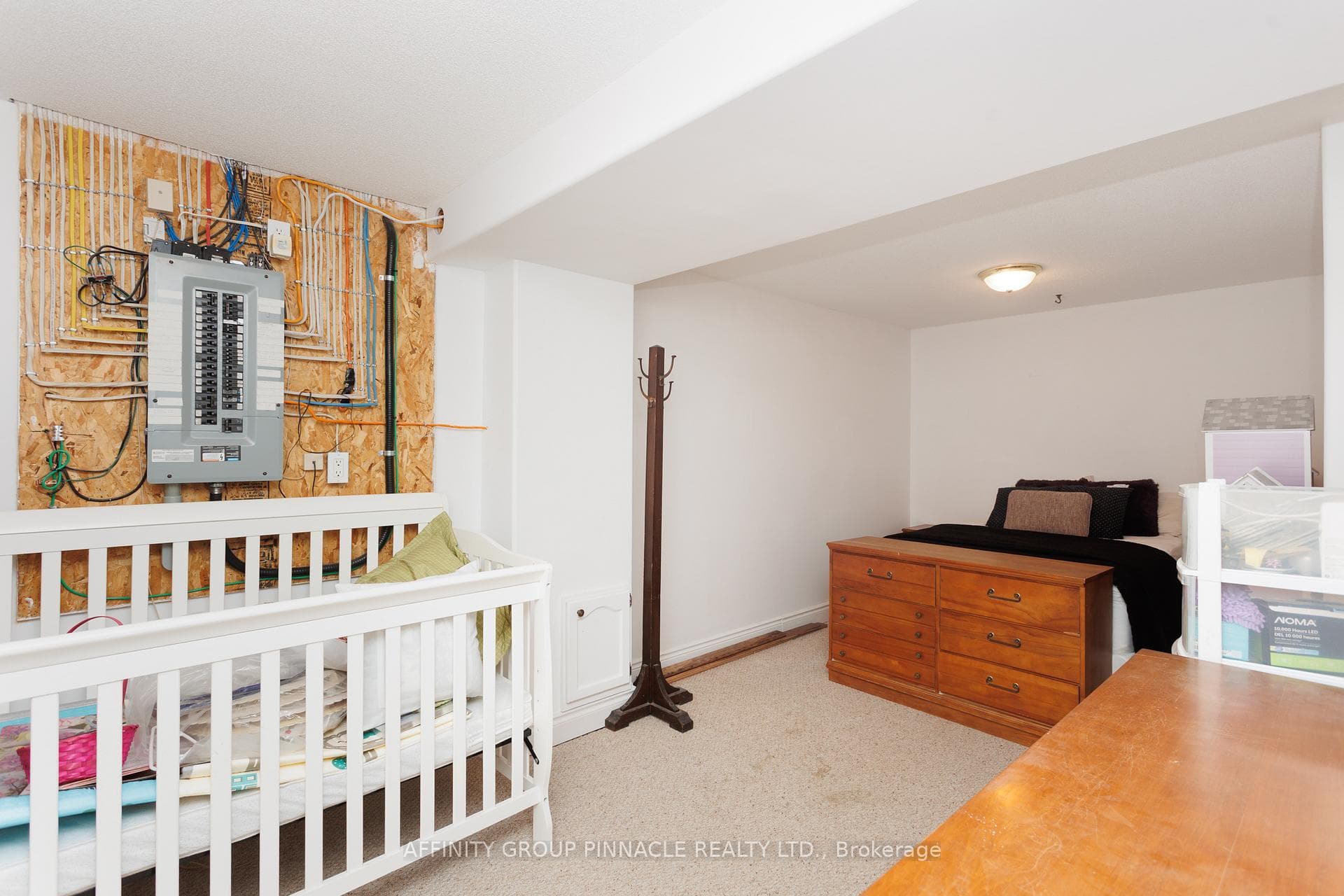 2 Fallingbrook Crescent photo 40